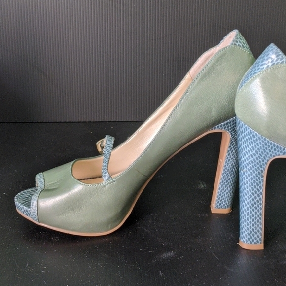 Shoes - Picture 4 of 4